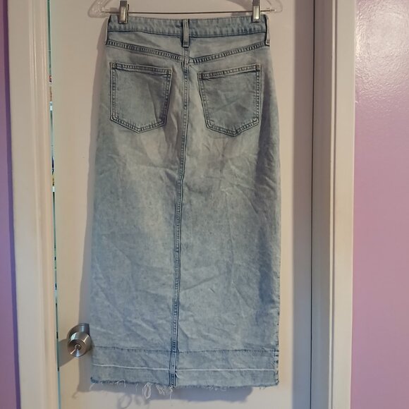 GAP Women;s Lightweight Maxi Denim Skirt - Picture 6 of 8